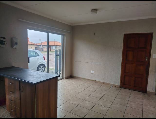 3 BEDROOM TOWNHOUSE FOR SALE IN WATERKLOOF HILL ESTATE